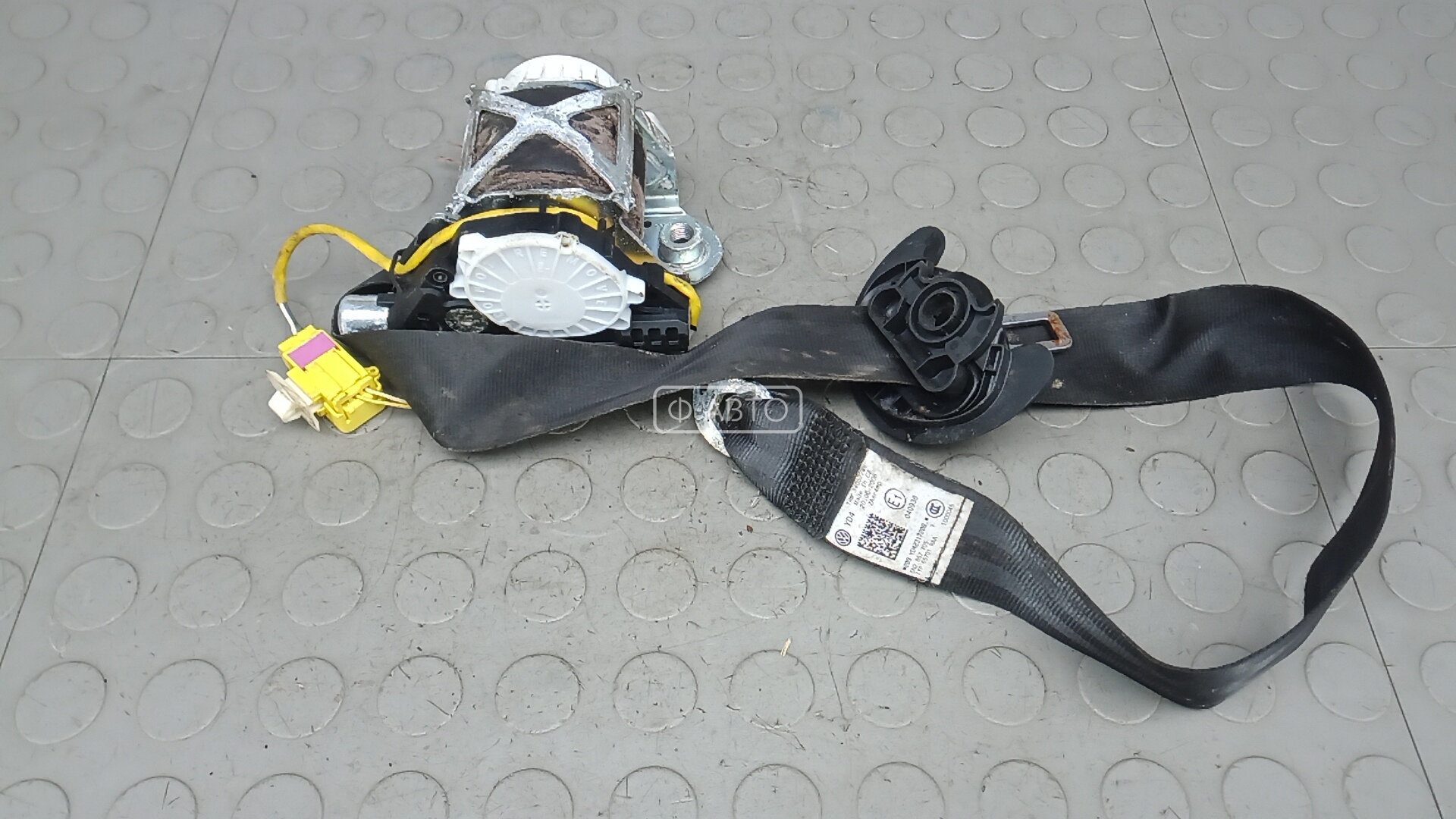 Ремень безопасности с пиропатроном сиденья переднего