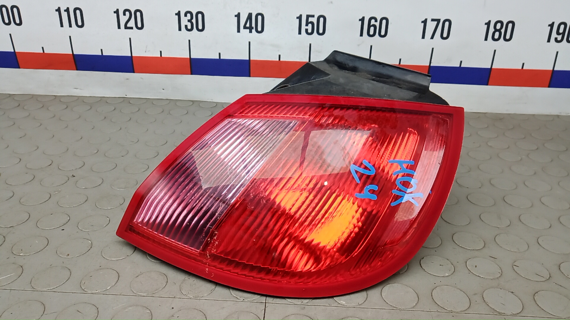 Фонарь задний правый MITSUBISHI COLT 6