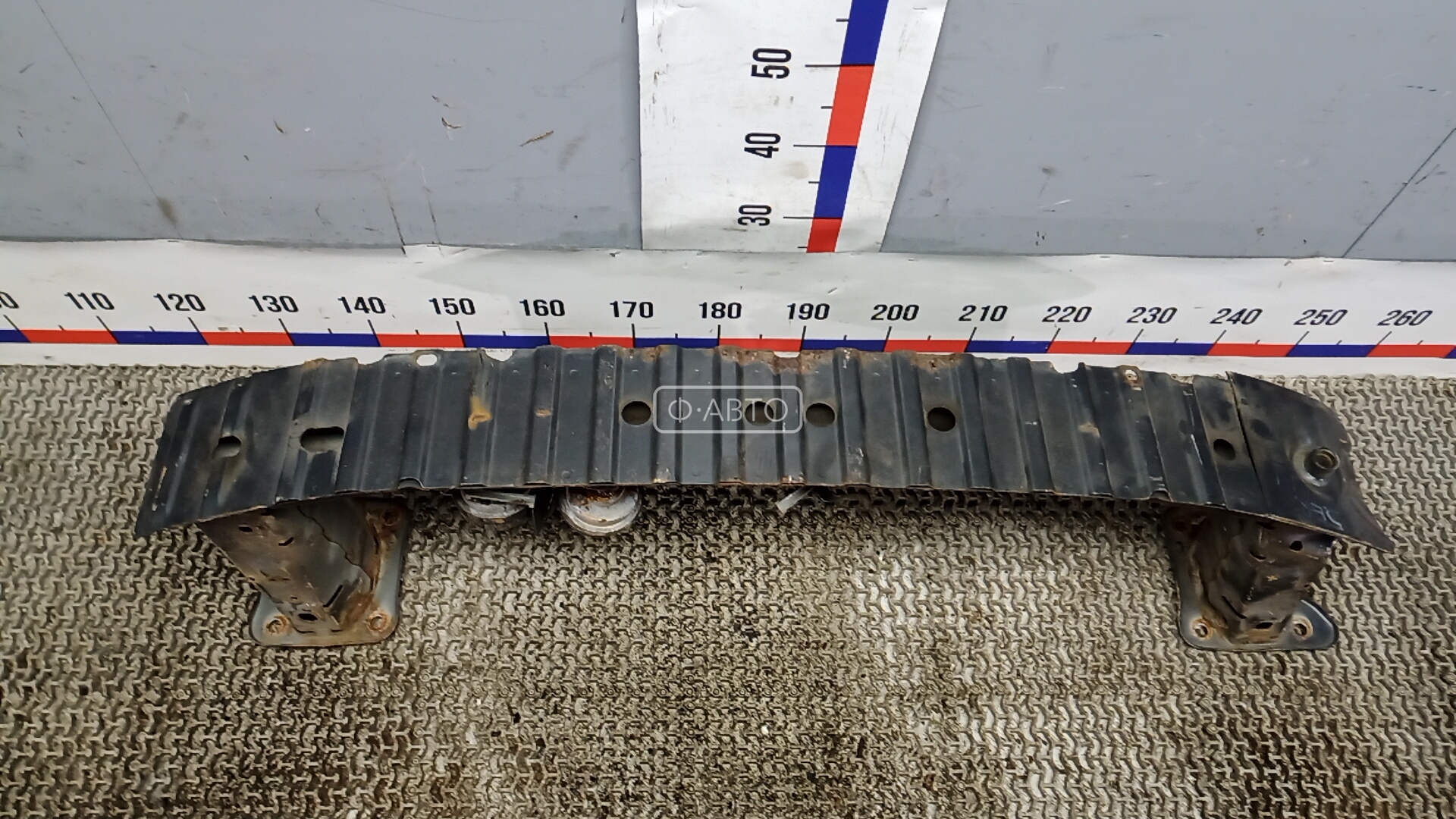 Усилитель бампера передний (кронштейн)