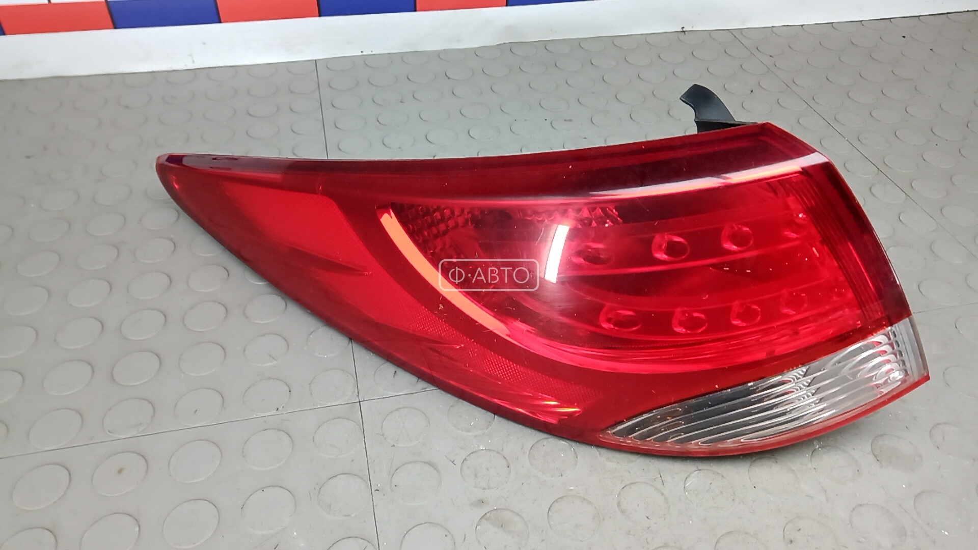 Фонарь задний левый