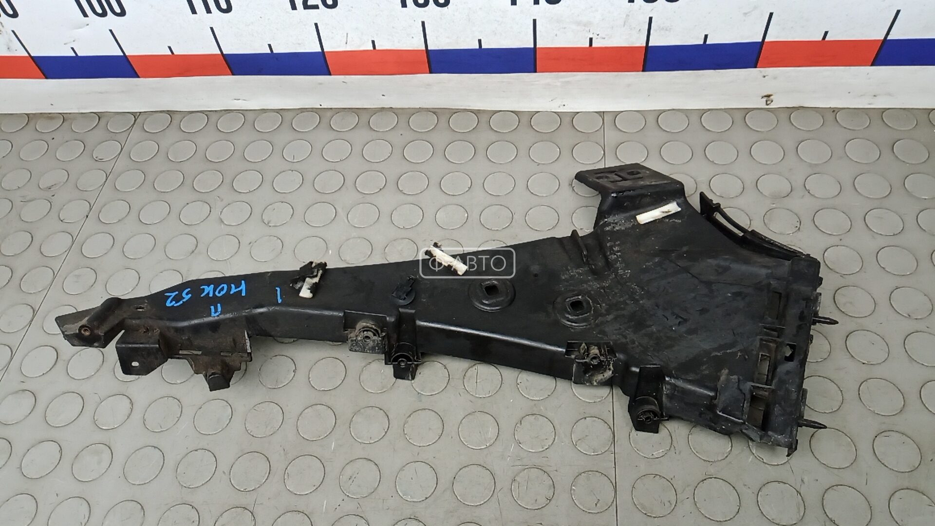 Крепление бампера переднее