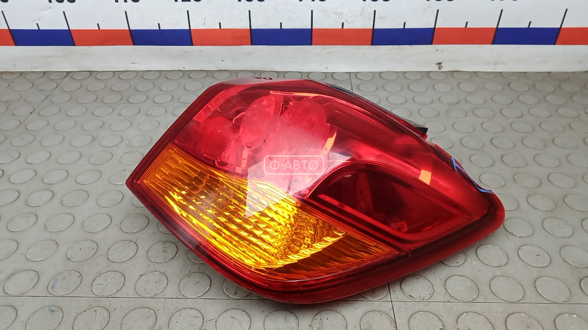 Фонарь задний правый