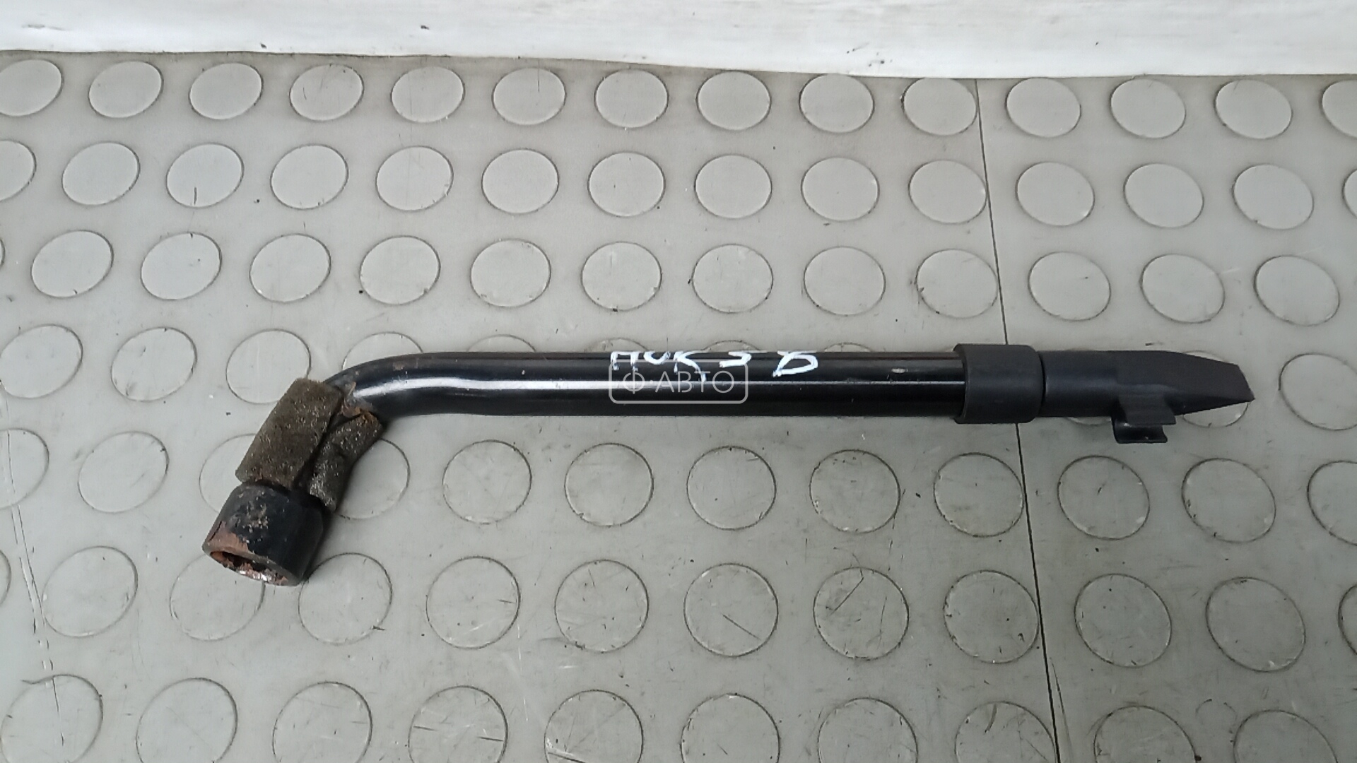 Ключ колесный