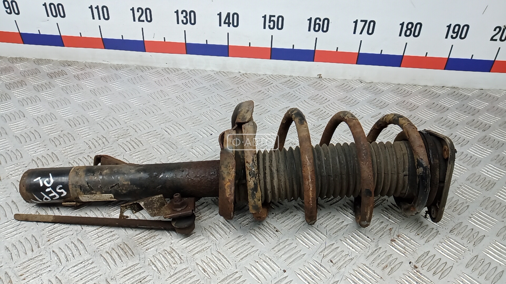 Стойка передняя левая