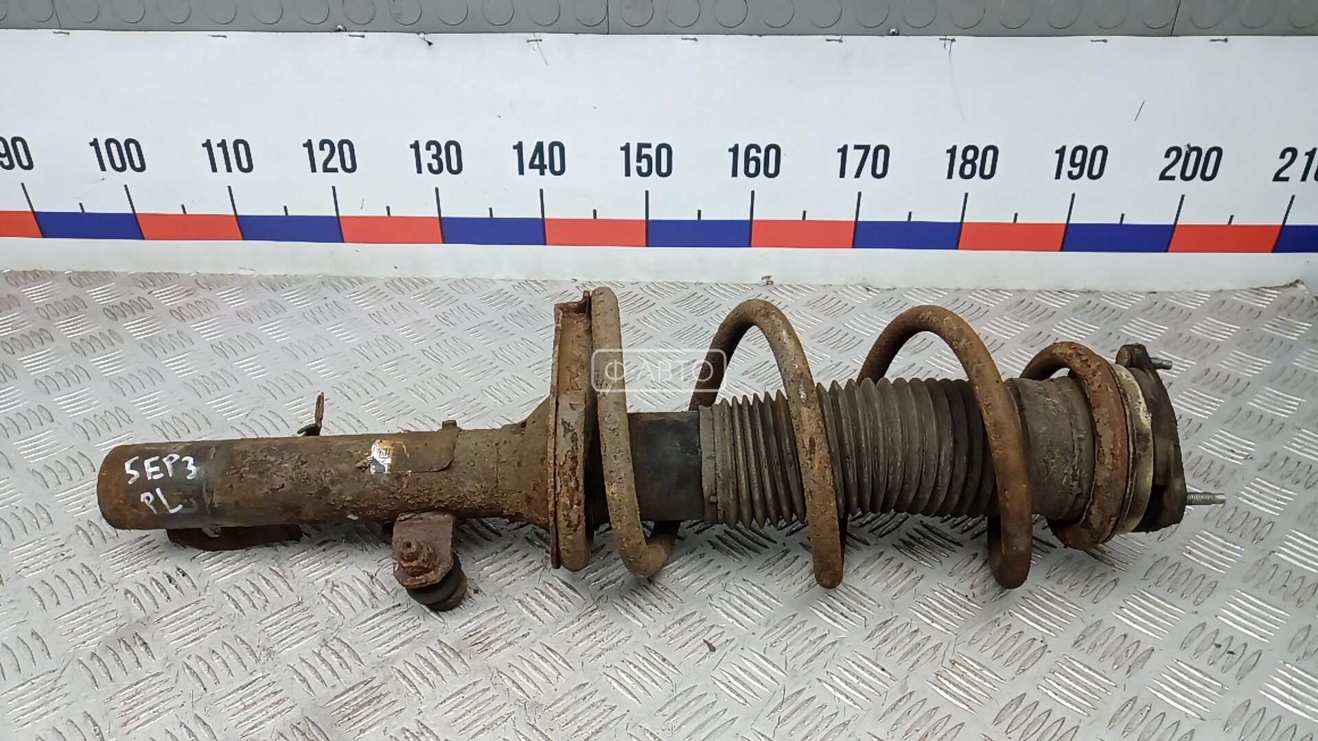 Стойка передняя левая