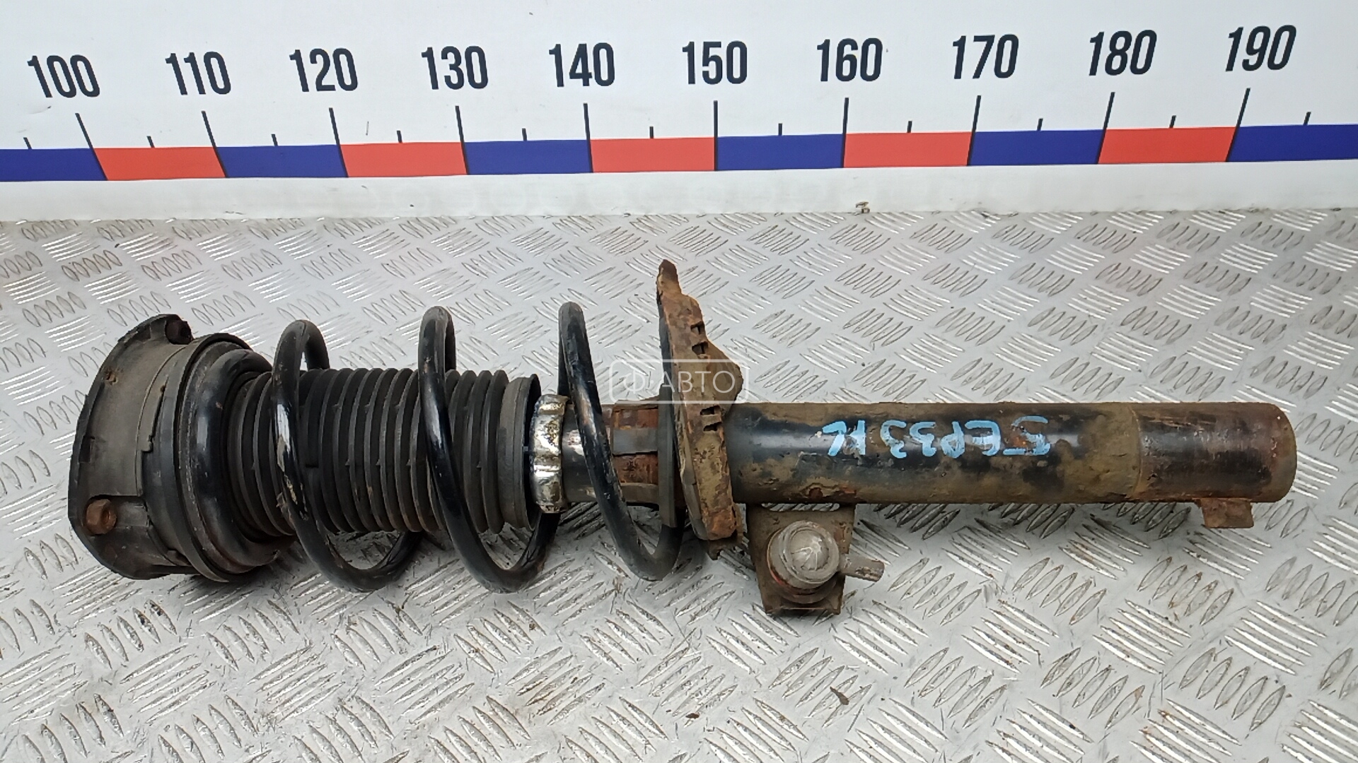 Стойка передняя левая