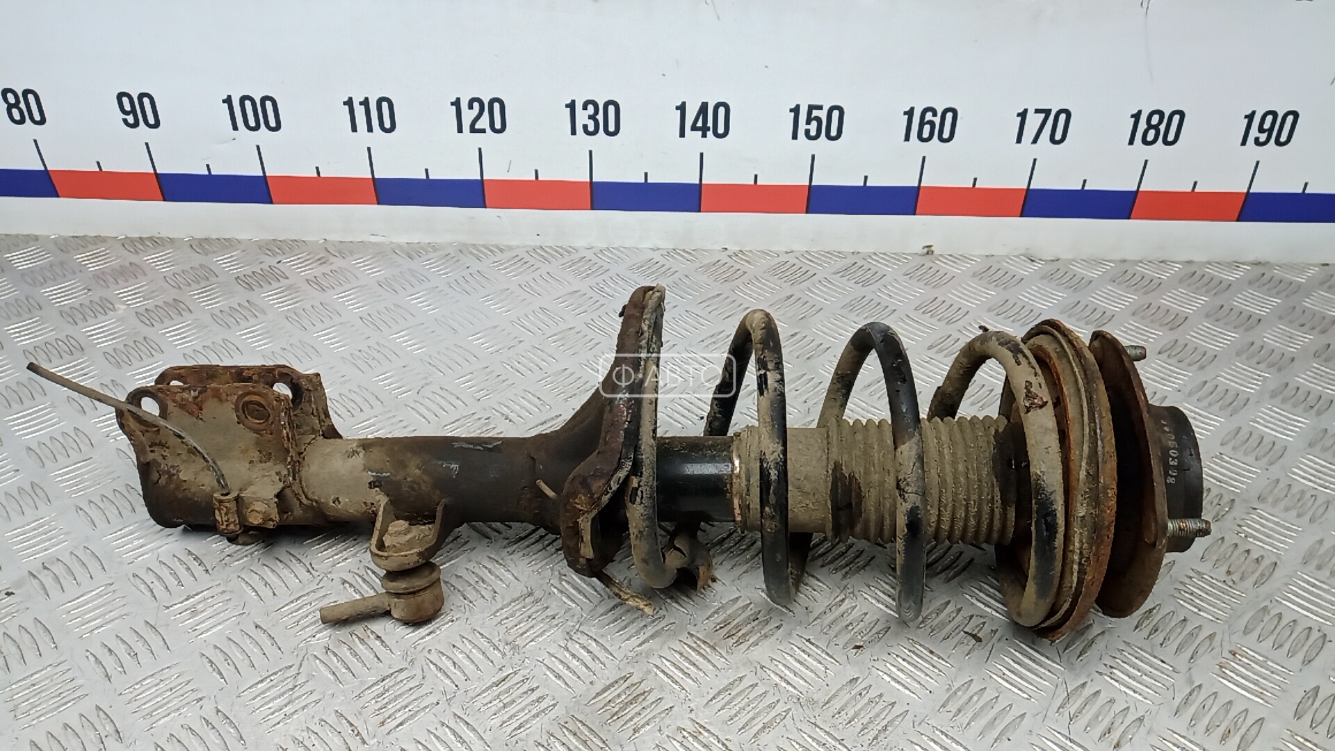 Стойка передняя левая