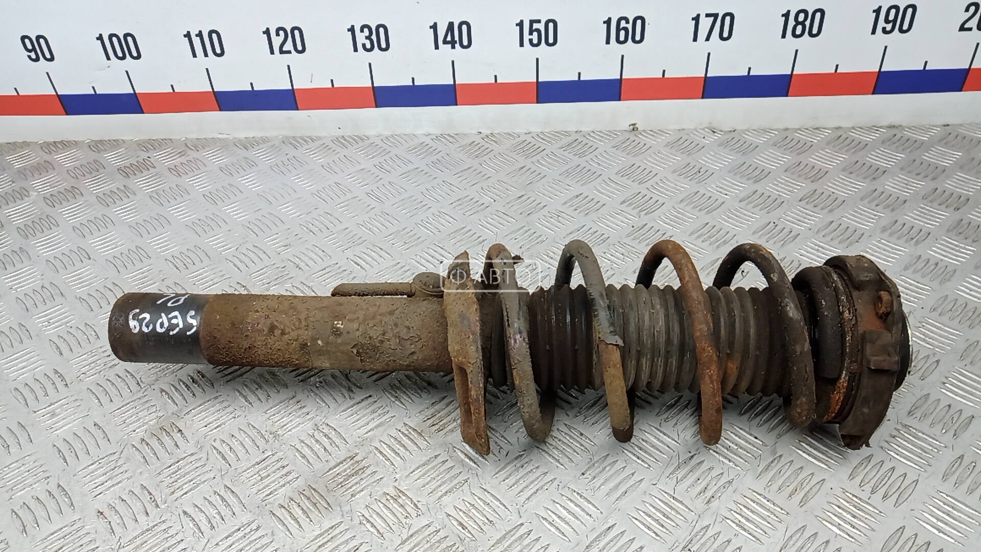 Стойка передняя левая