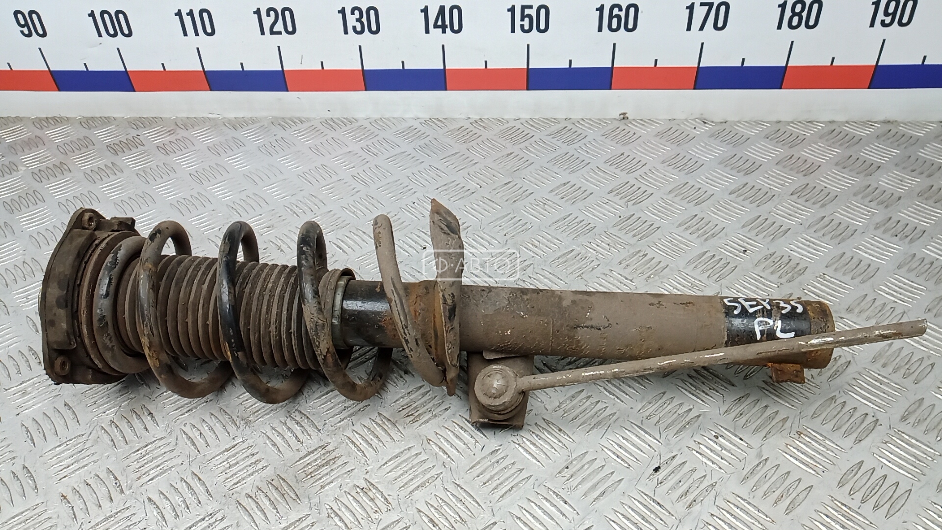 Стойка передняя левая