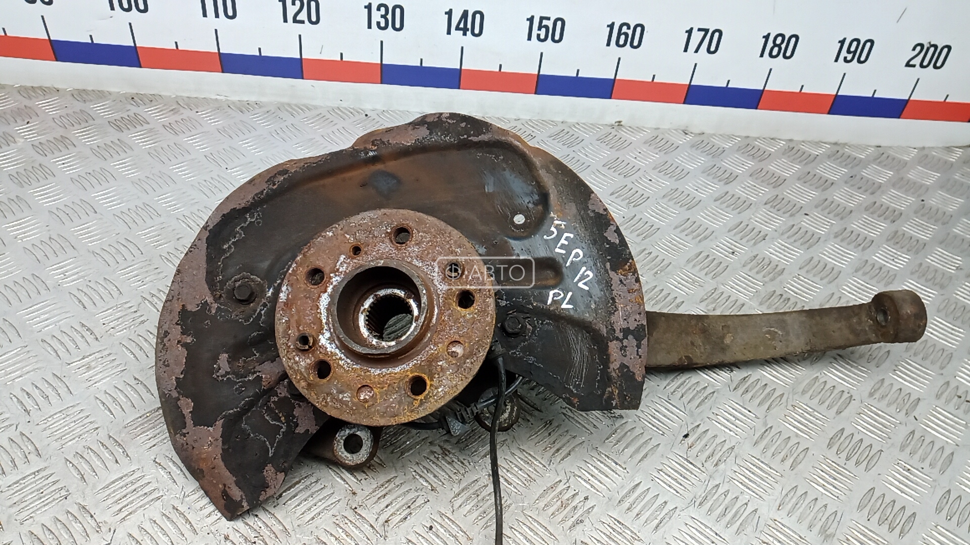 Ступица передняя левая