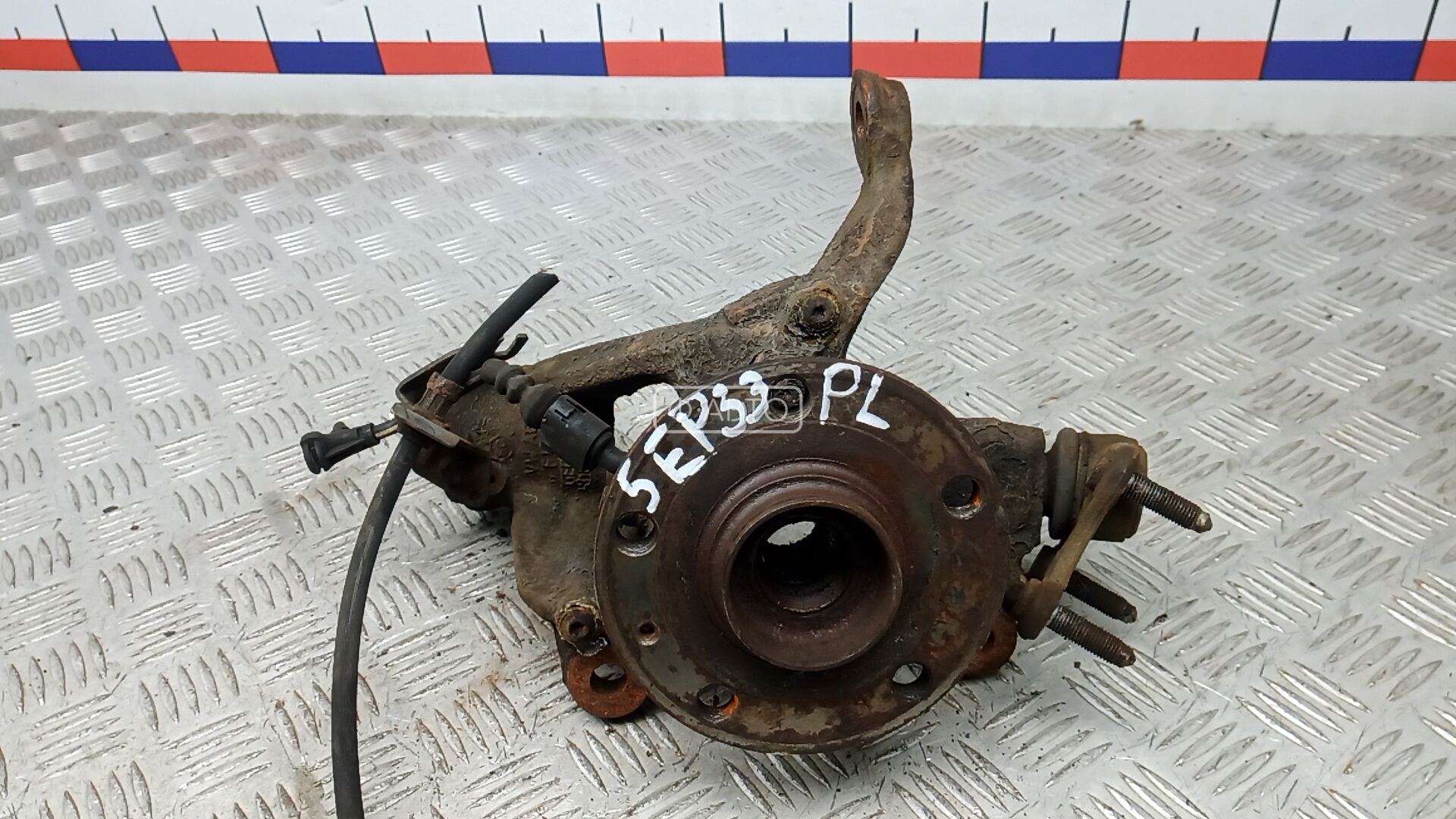 Ступица передняя левая