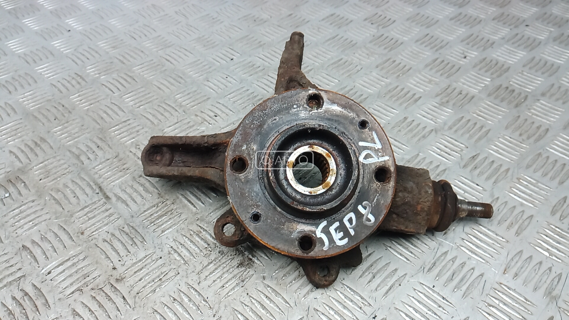 Ступица передняя левая