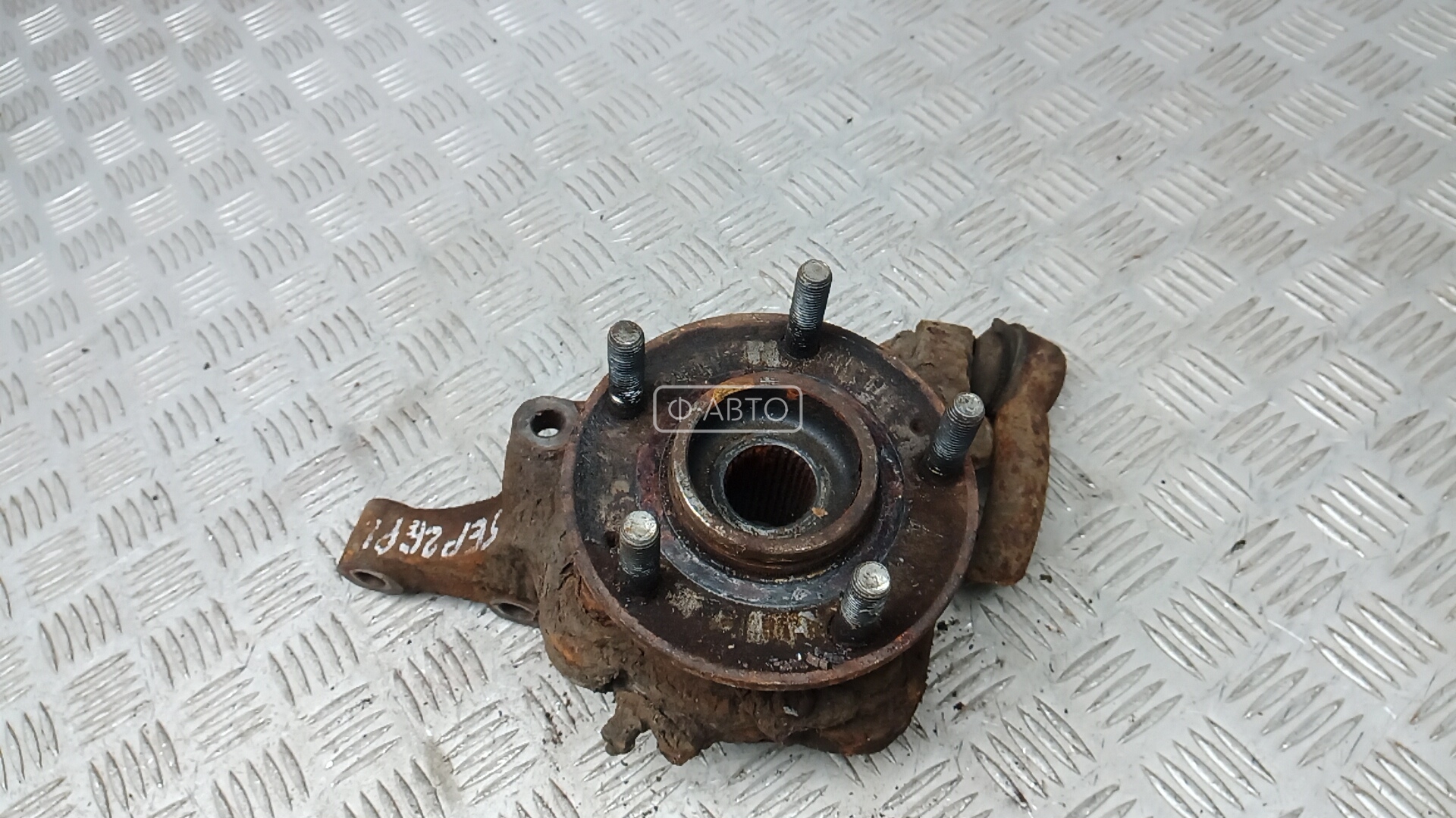 Ступица передняя левая