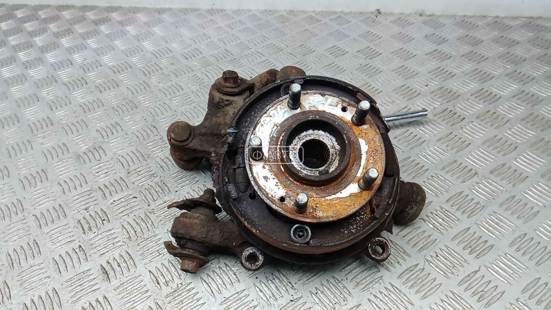 Ступица задняя левая