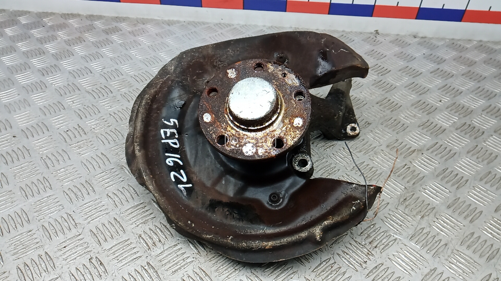 Ступица задняя левая