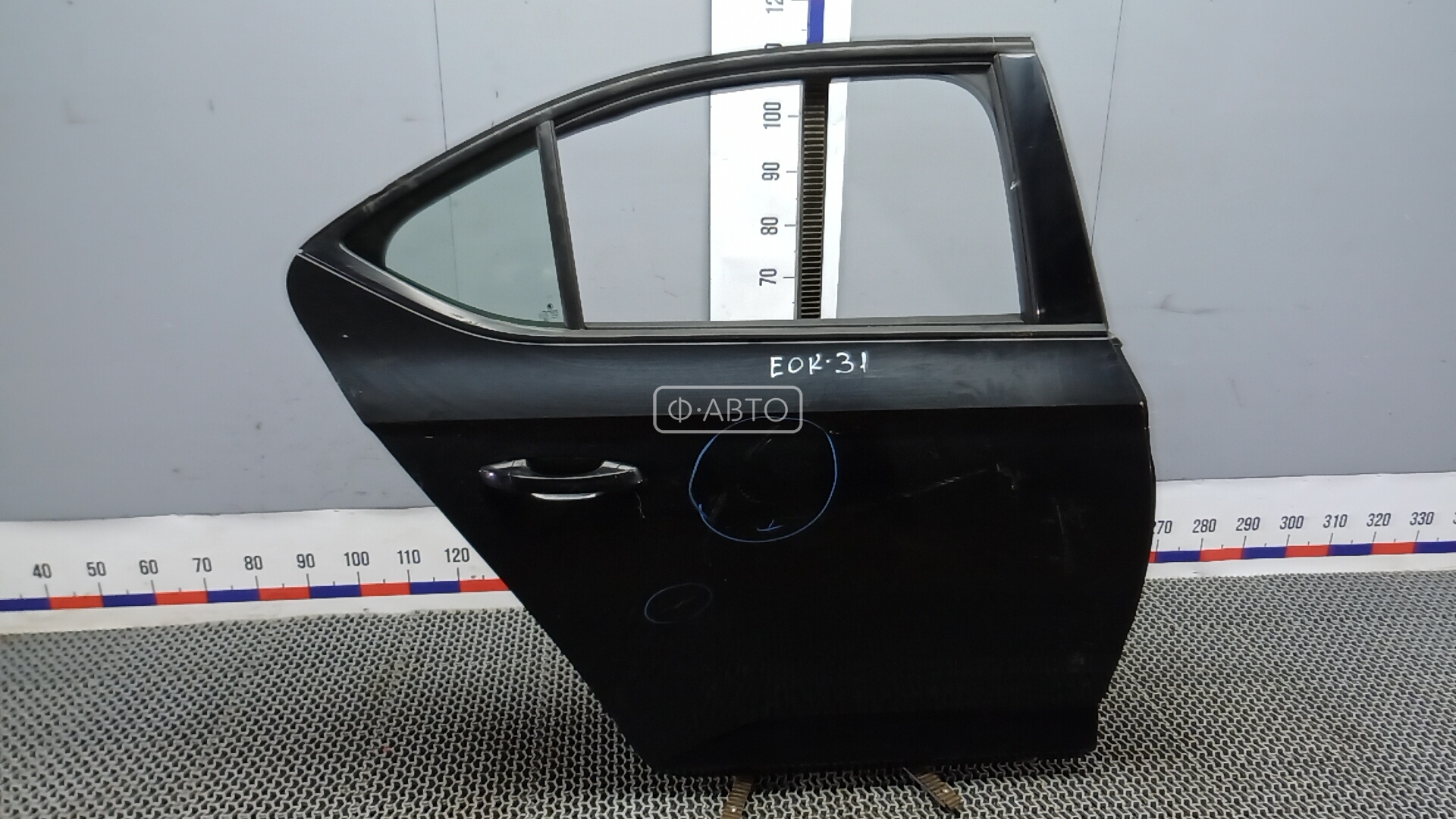 Дверь задняя правая