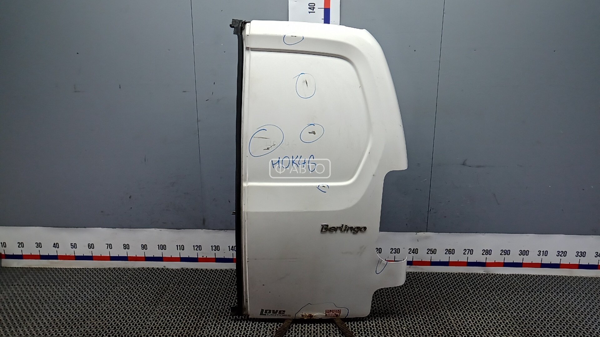 Дверь распашная правая