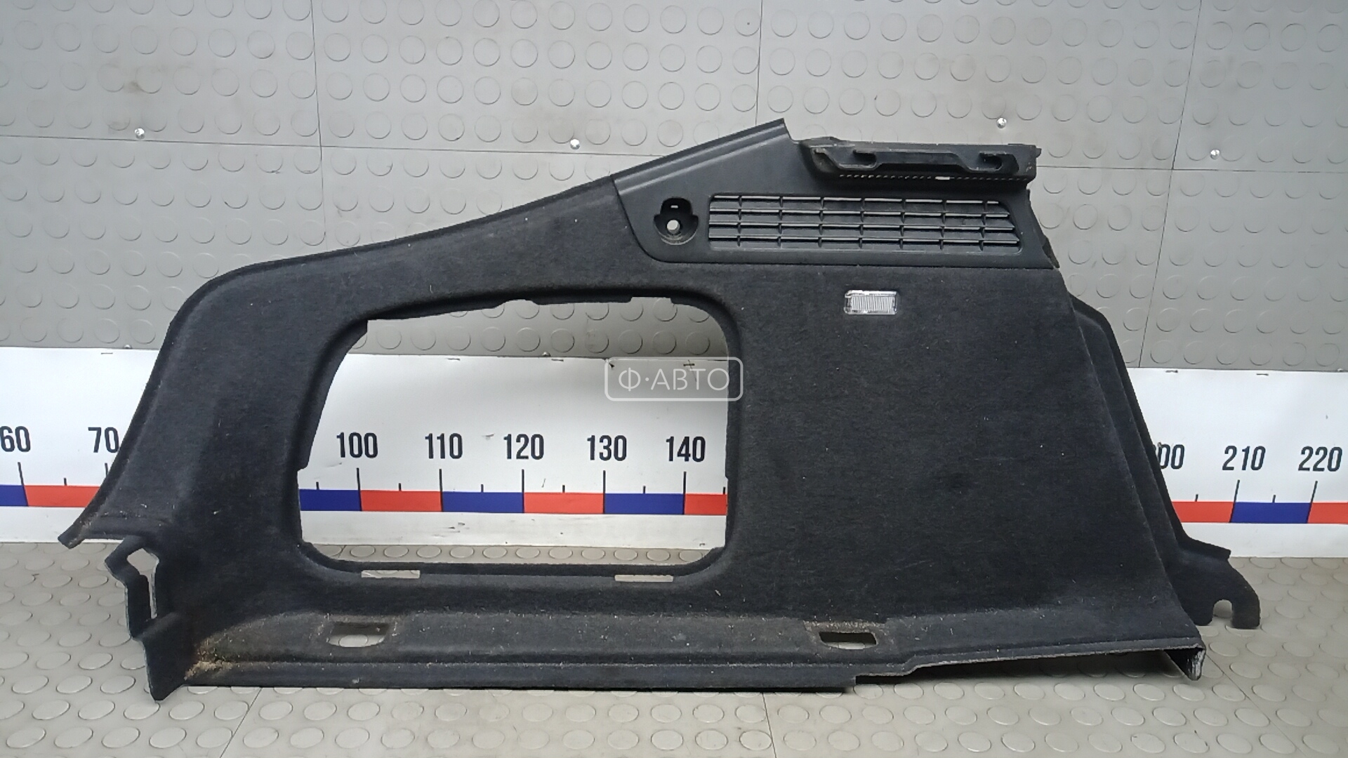 Обшивка багажника боковая