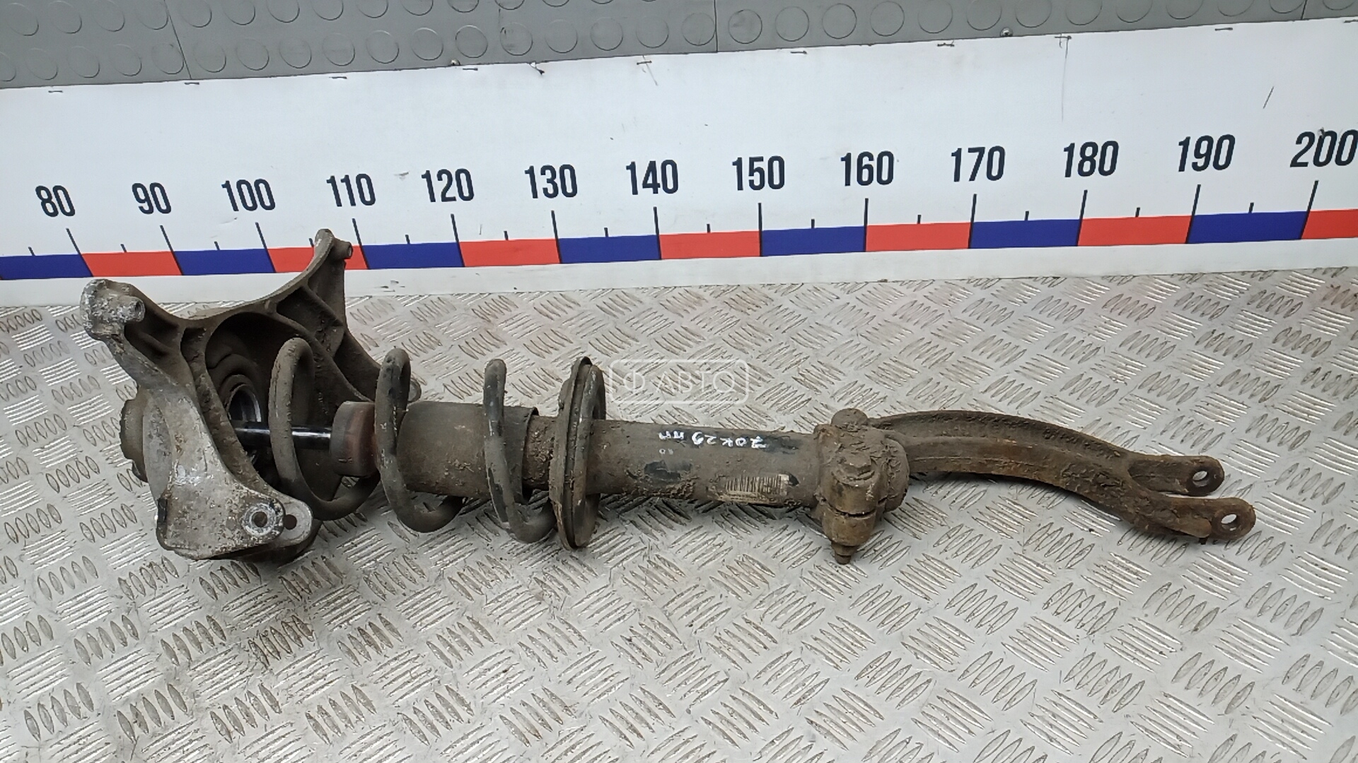 Стойка передняя правая