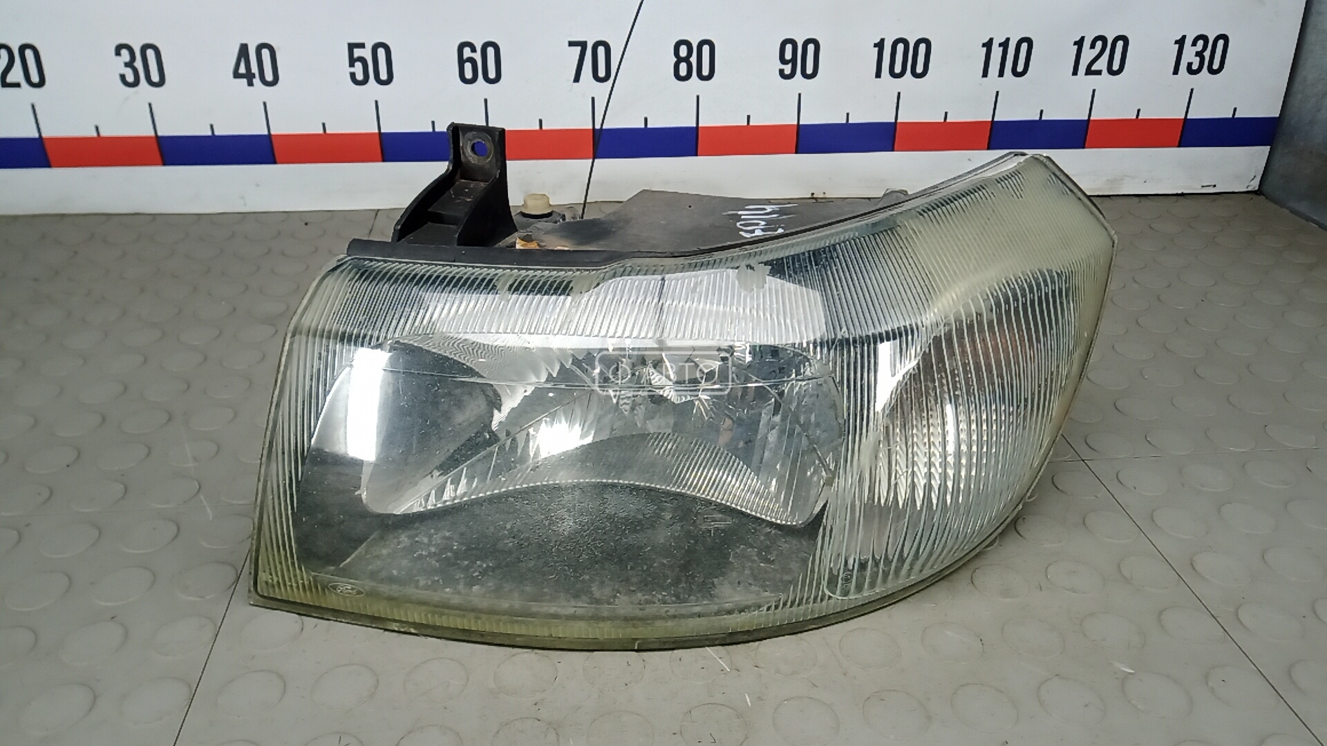 Фара левая