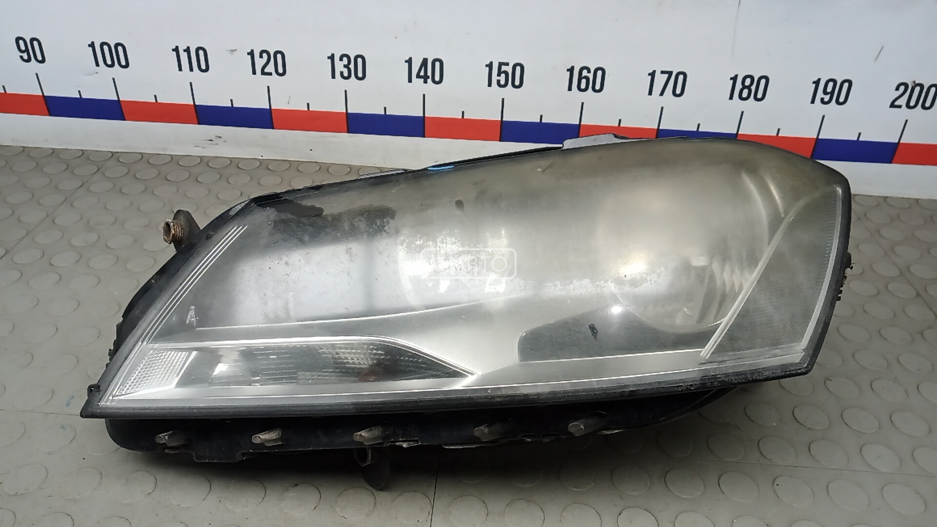 Фара левая
