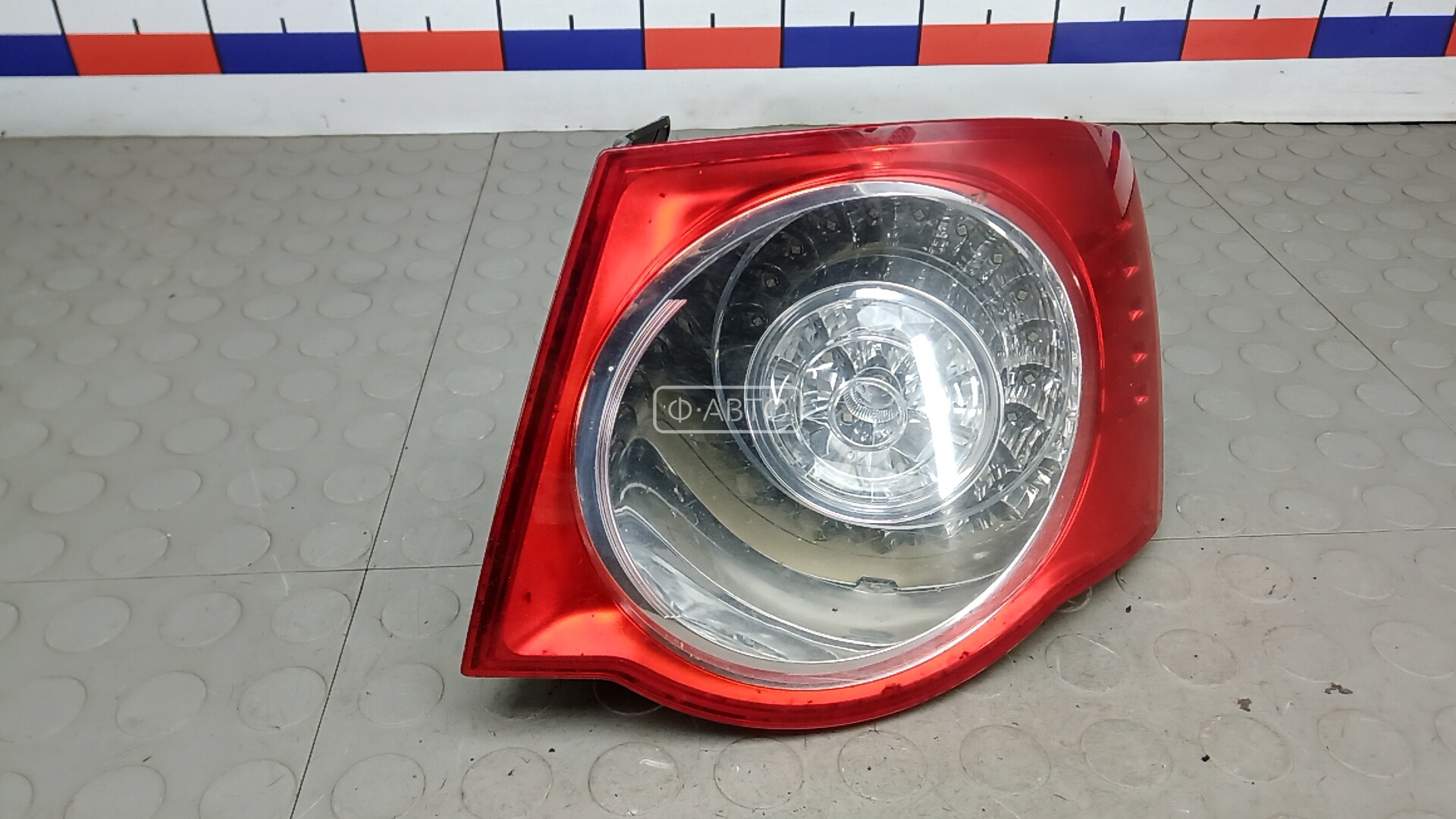 Фонарь задний правый