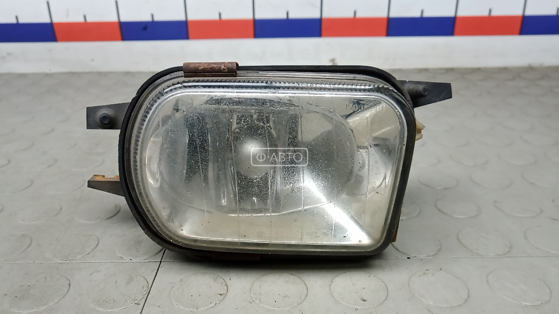 Фара галогенная правая передняя