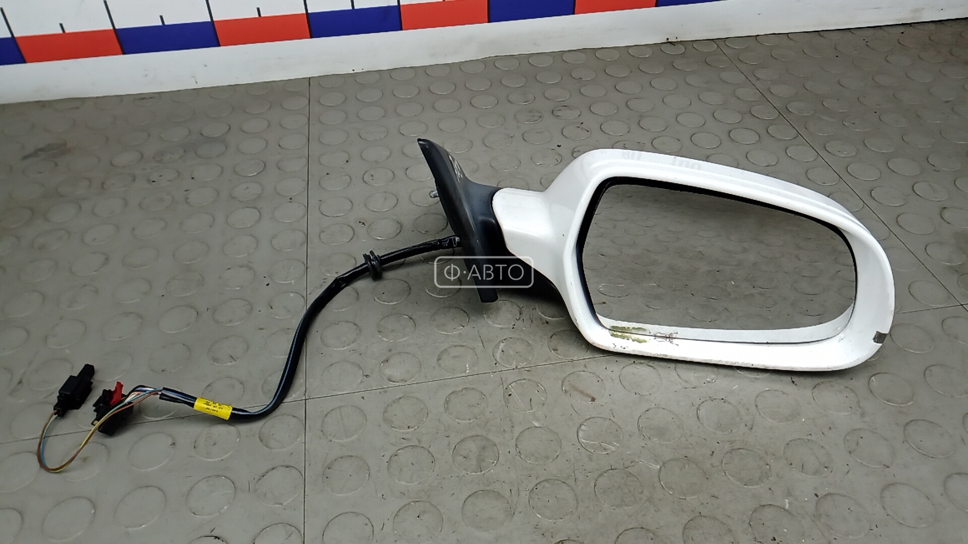 Зеркало наружное правое
