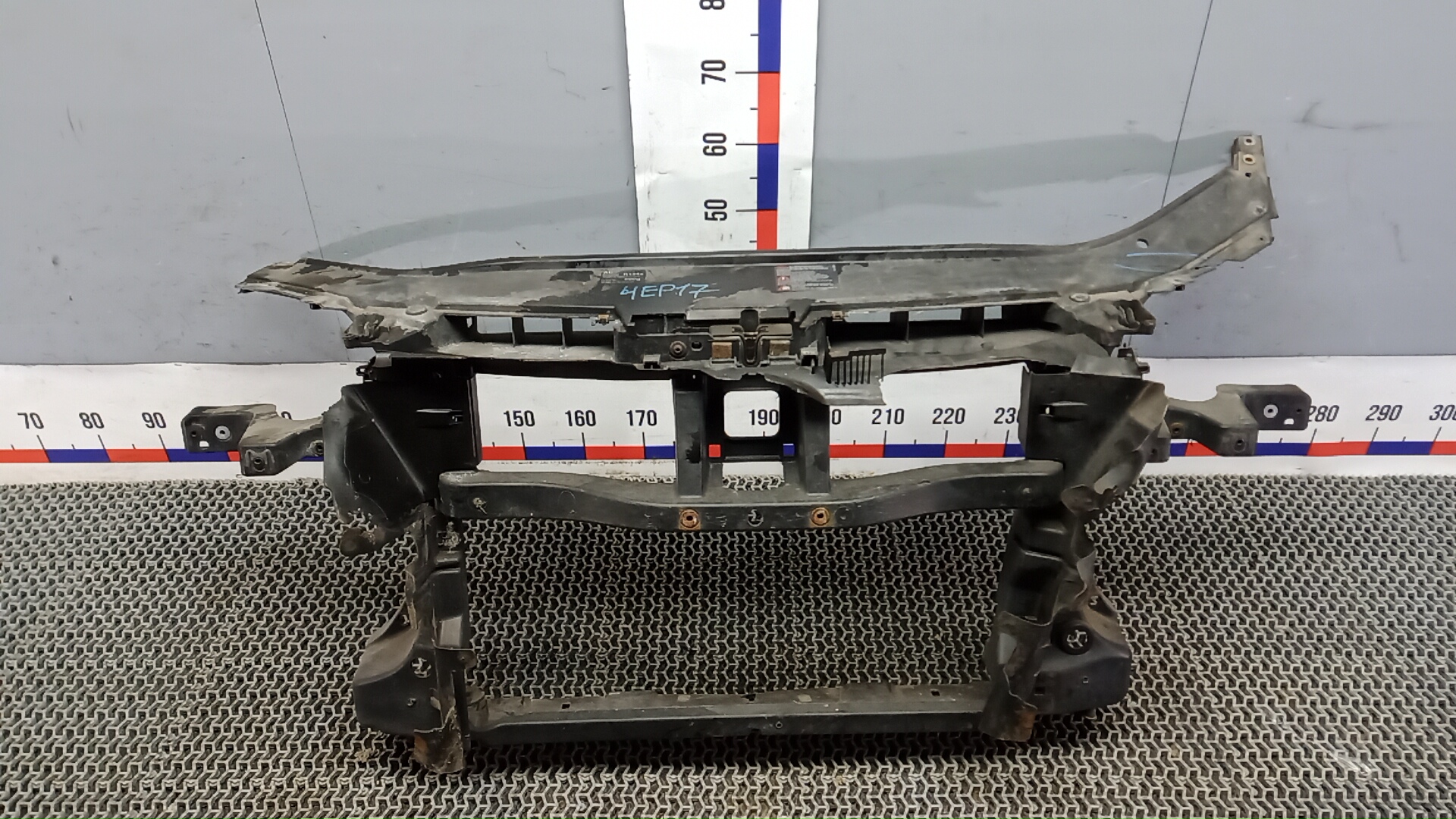 Передняя панель крепления облицовки (телевизор) VOLKSWAGEN PASSAT B6