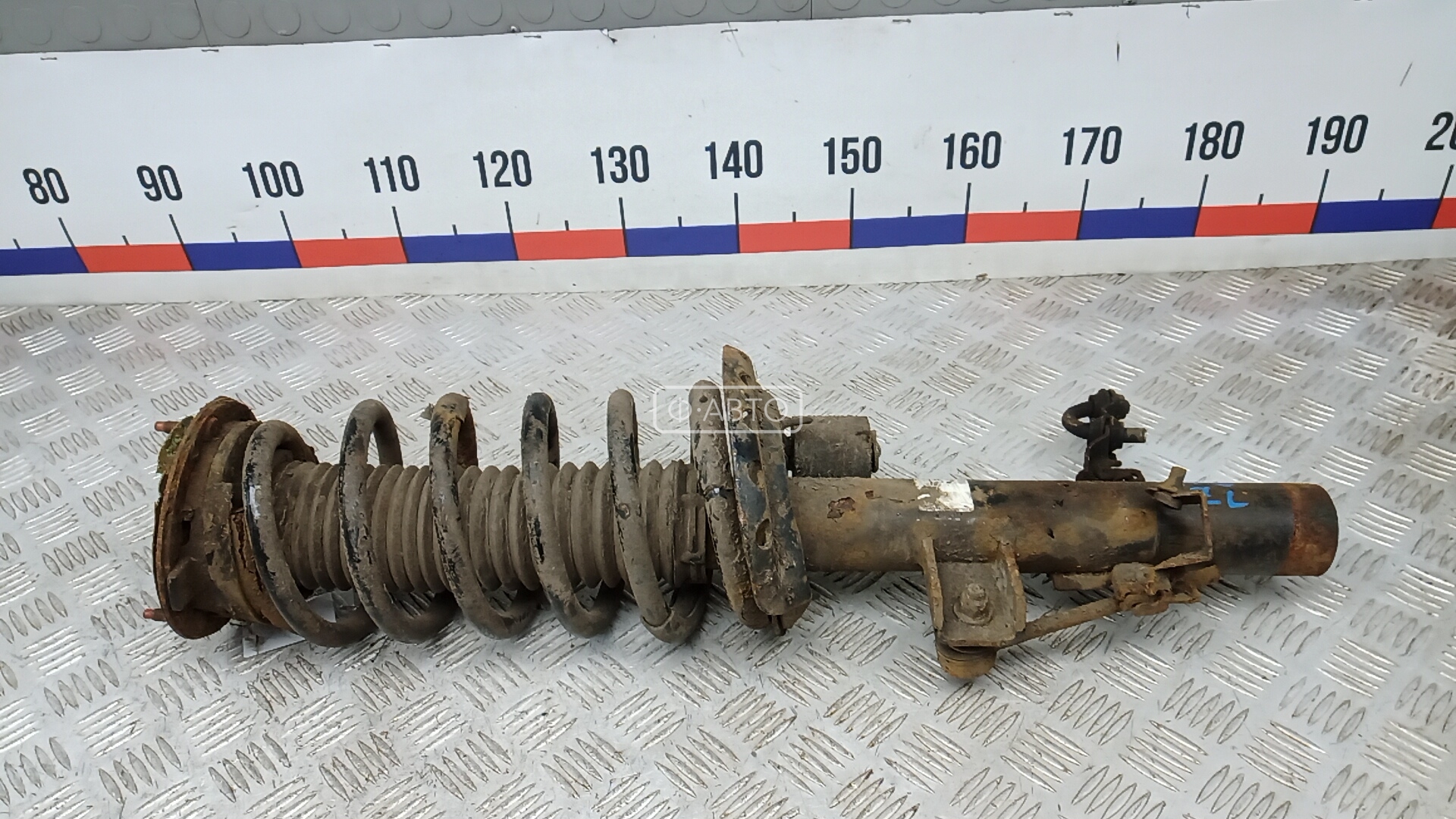 Стойка задняя левая