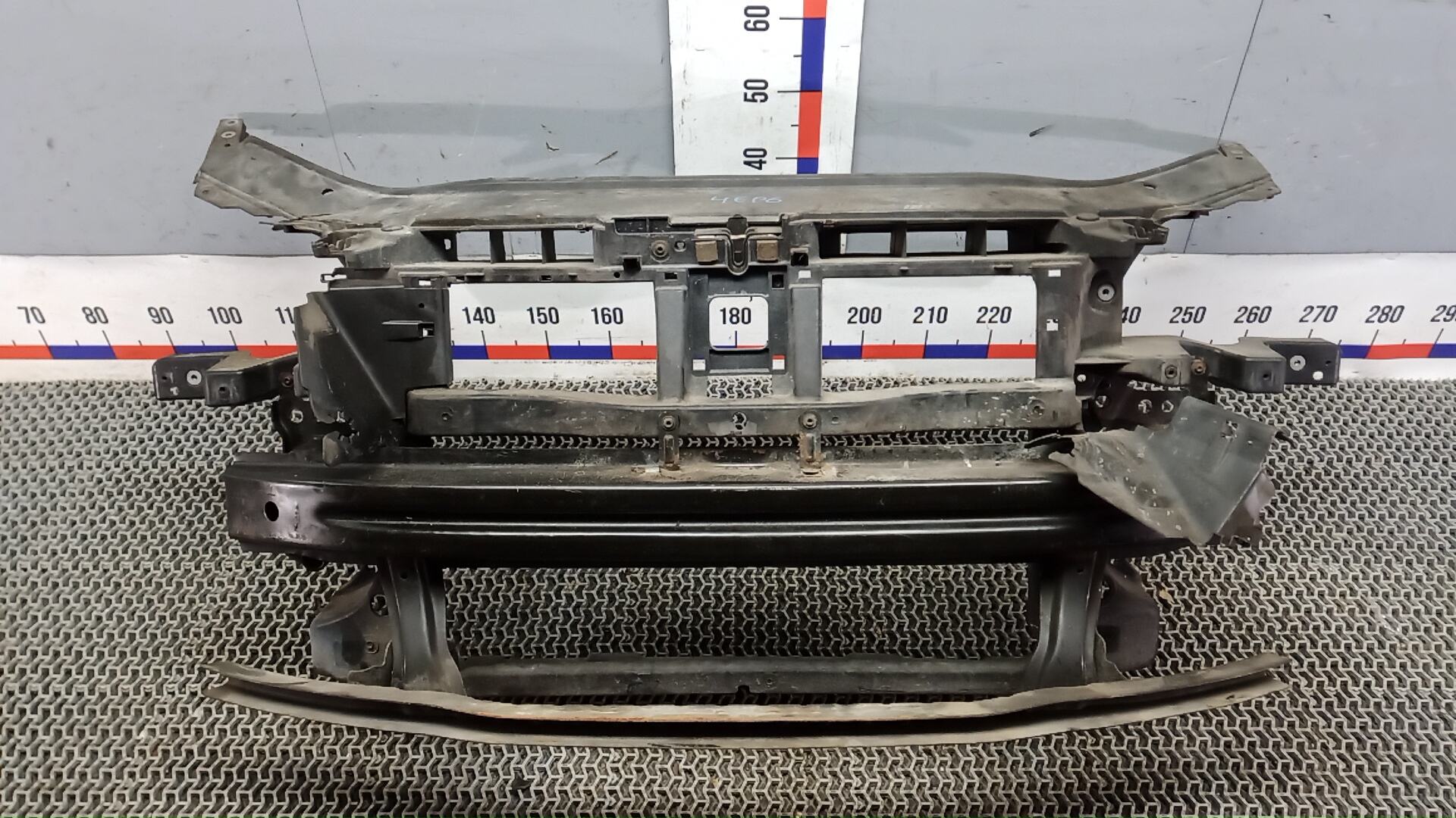 Передняя панель крепления облицовки (телевизор) VOLKSWAGEN PASSAT B6