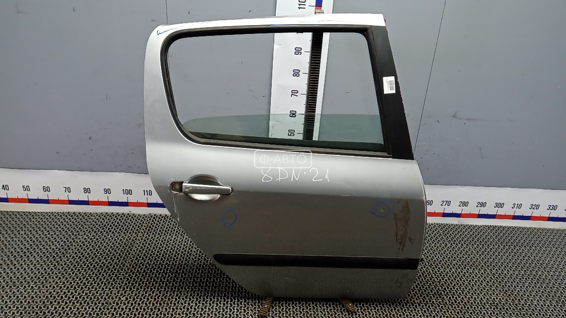 Дверь задняя правая
