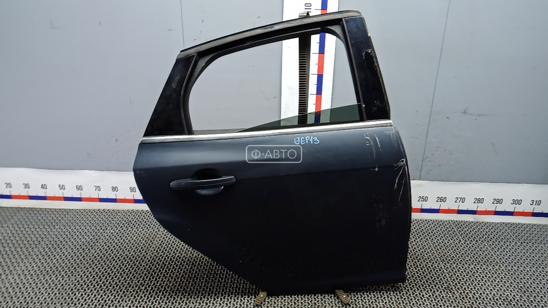 Дверь задняя правая