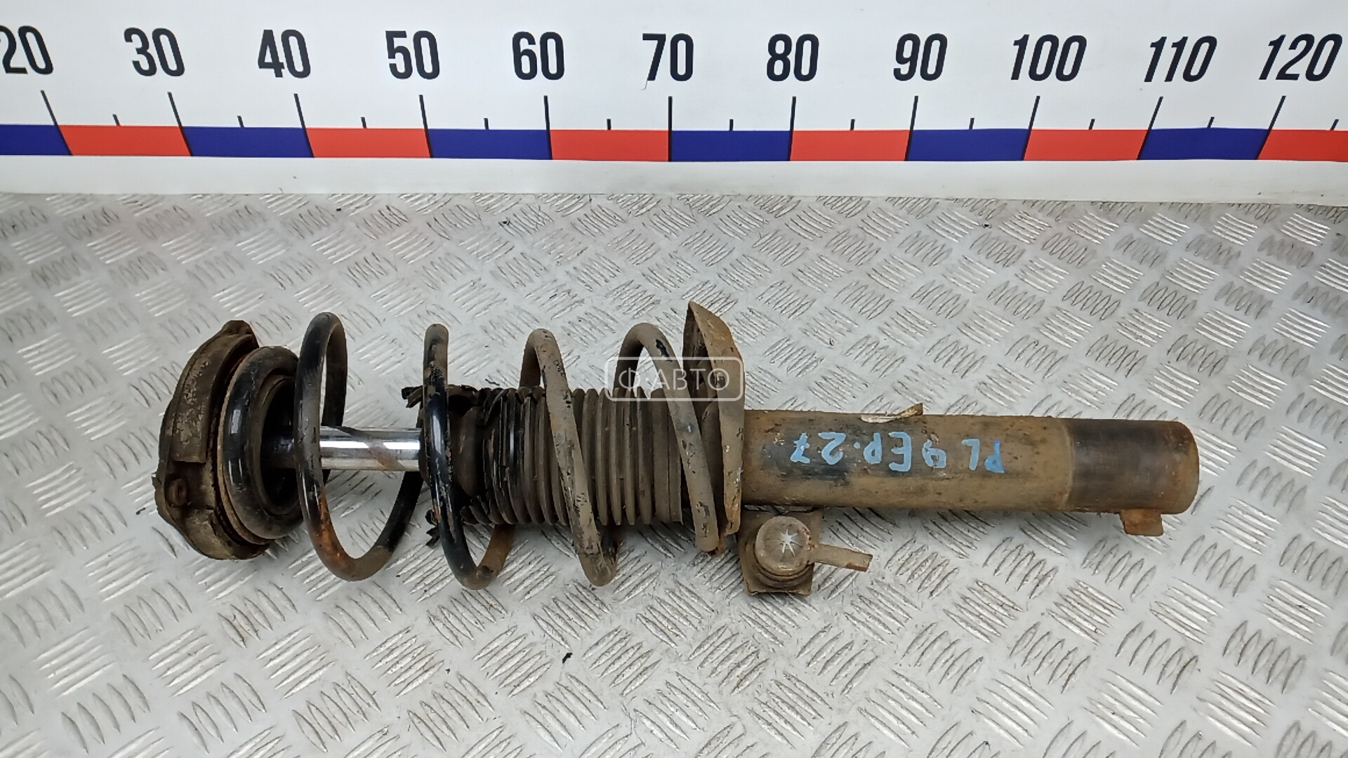 Стойка передняя левая