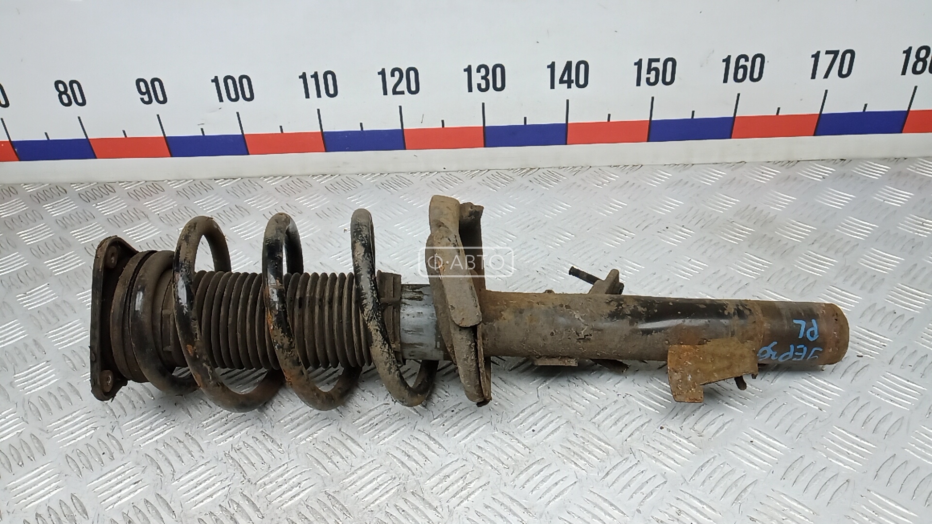 Стойка передняя левая FORD KUGA 1