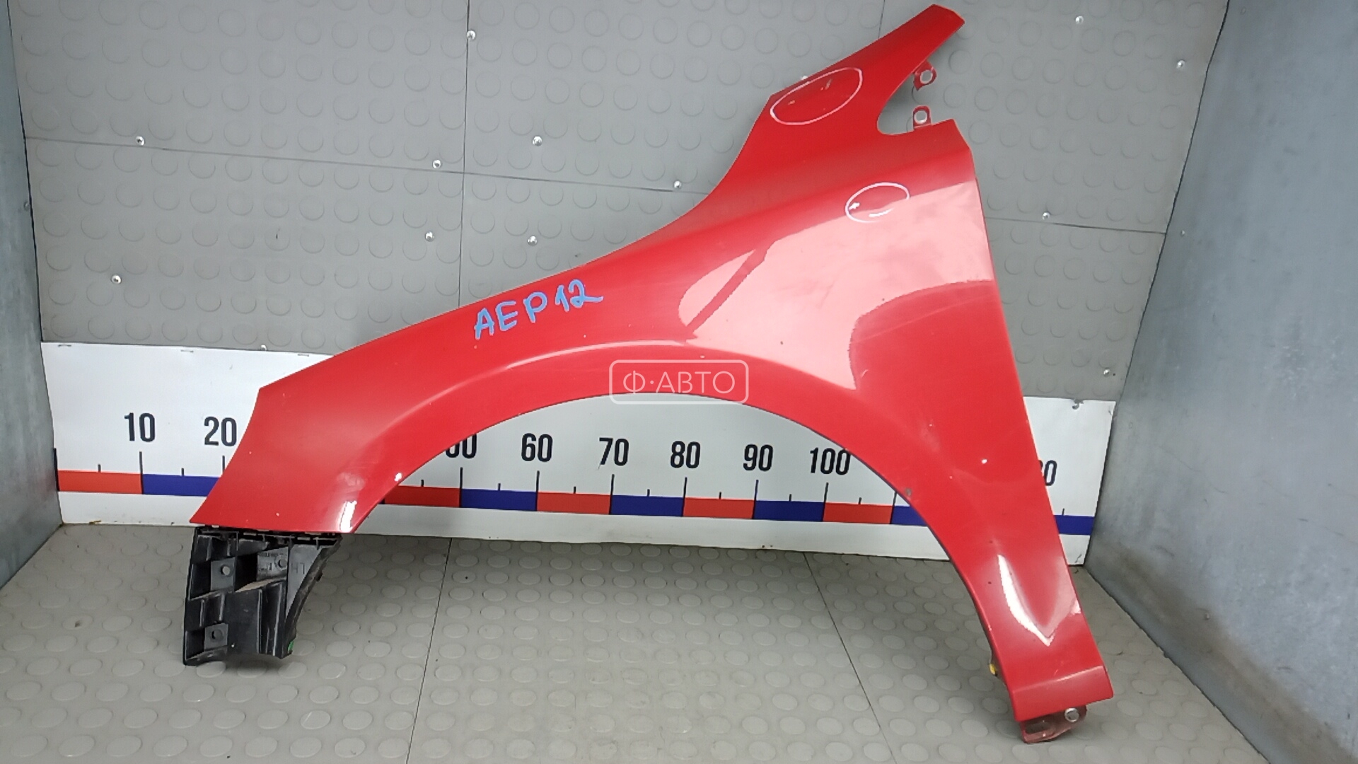 Крыло переднее левое