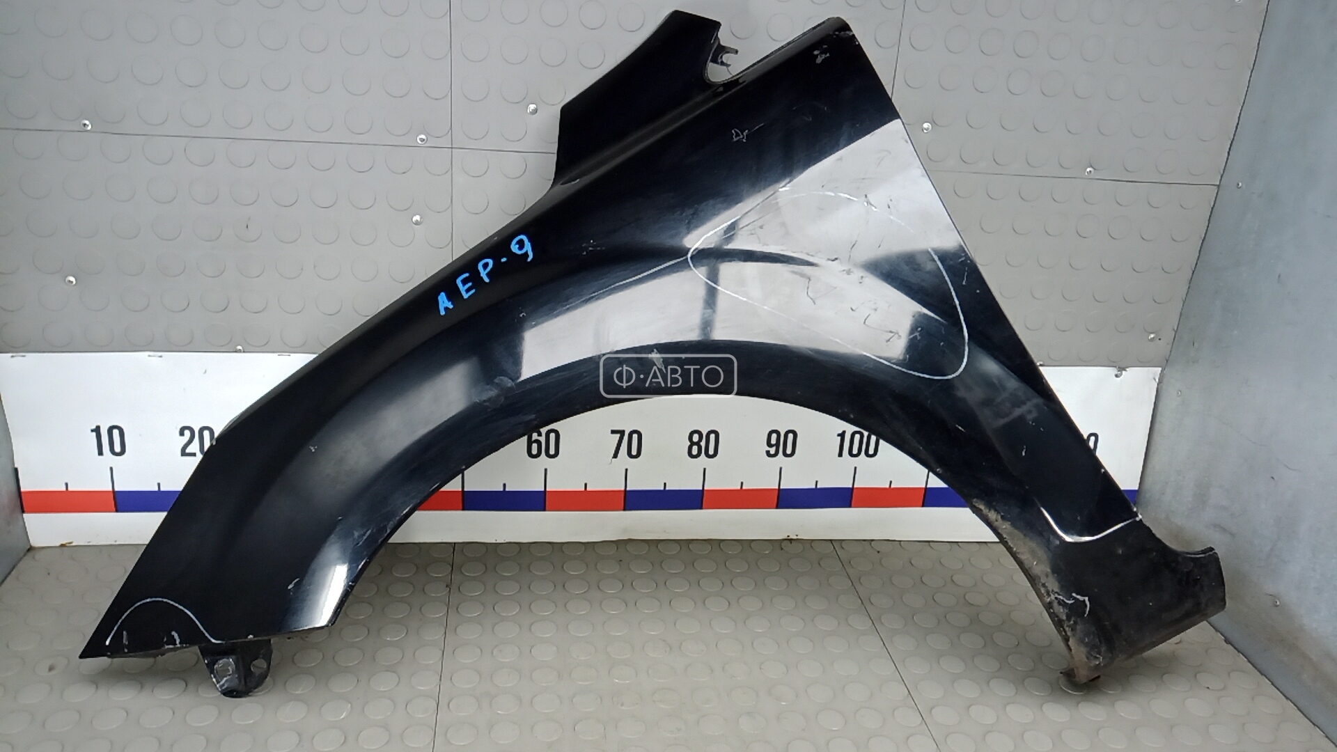 Крыло переднее левое