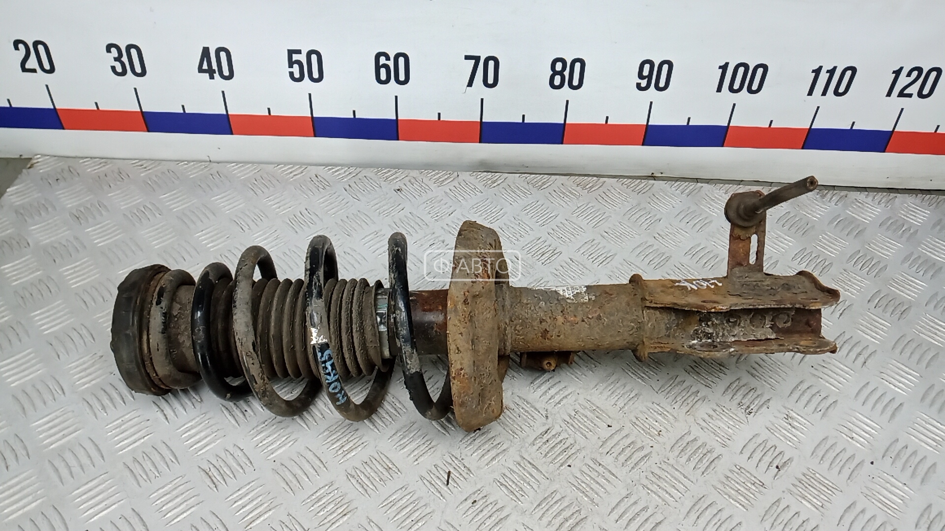 Стойка передняя правая