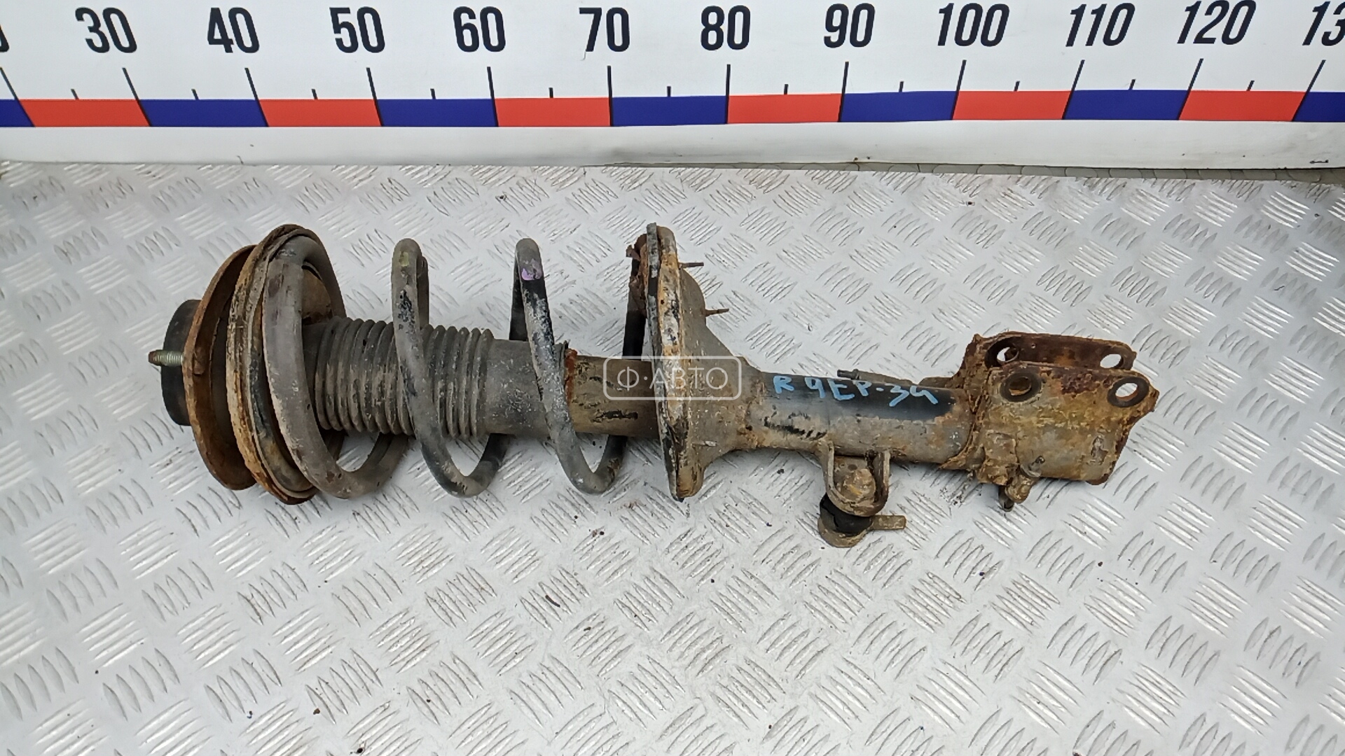 Стойка передняя правая