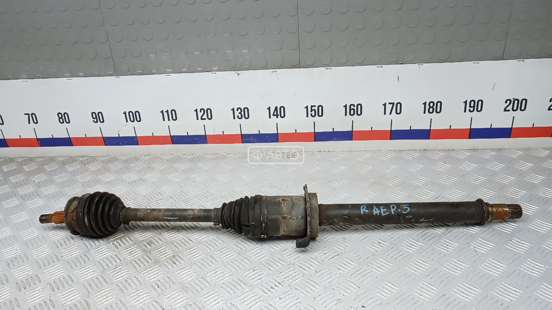 Привод передний правый