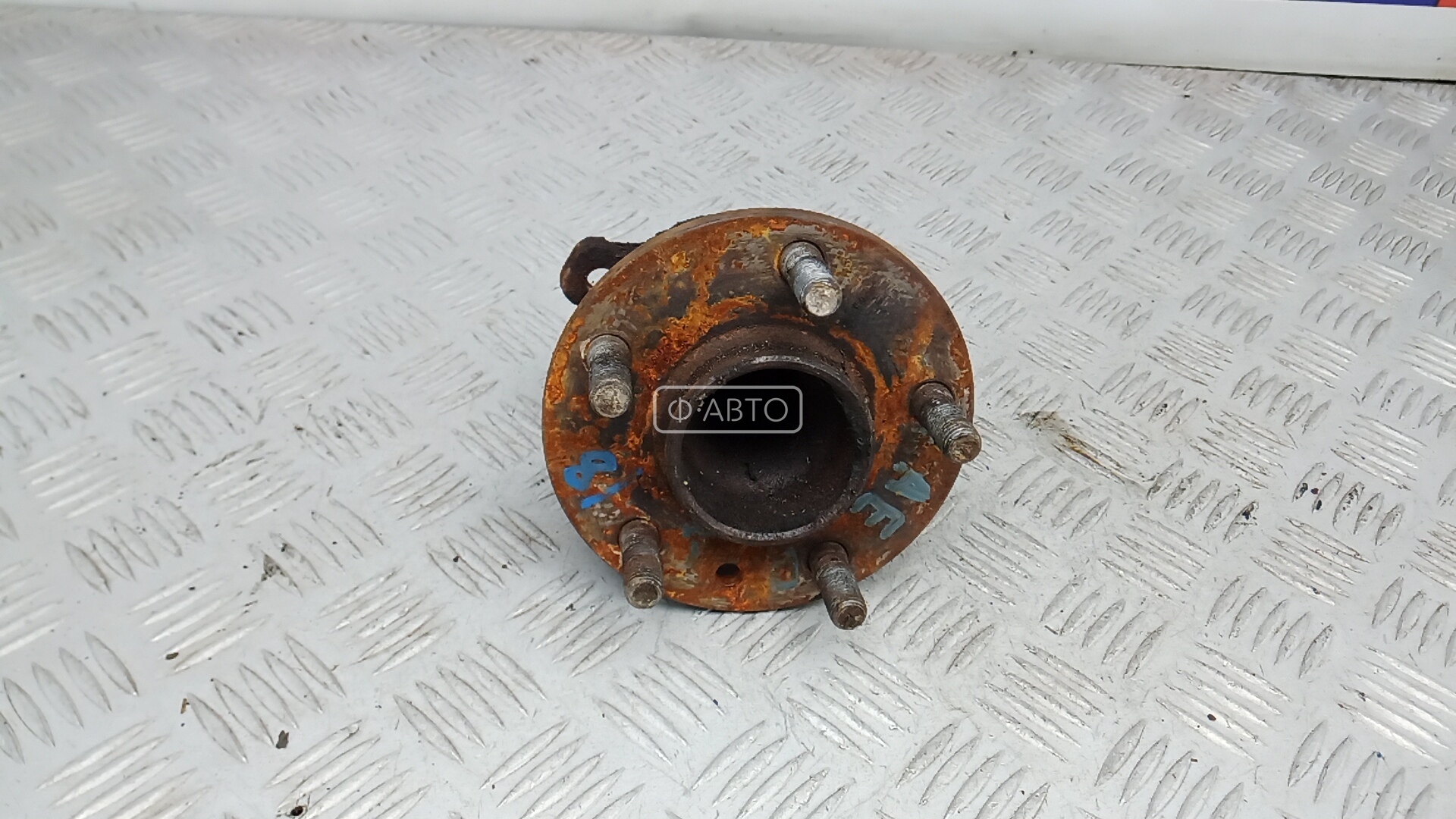 Ступица задняя левая