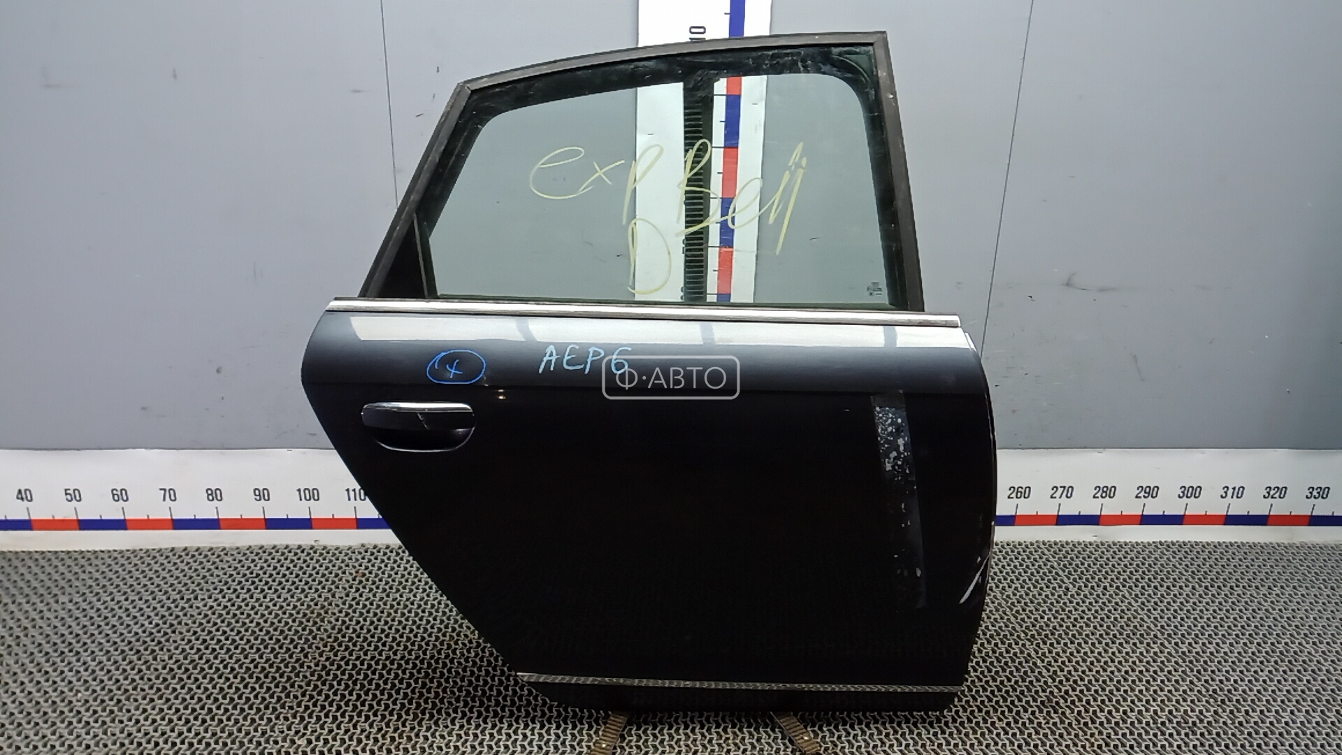 Дверь задняя правая