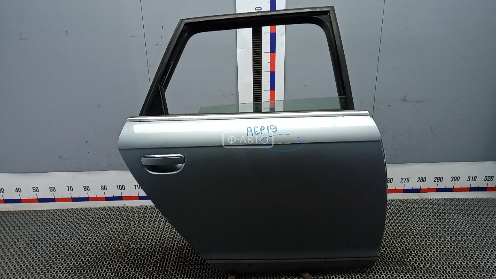 Дверь задняя правая