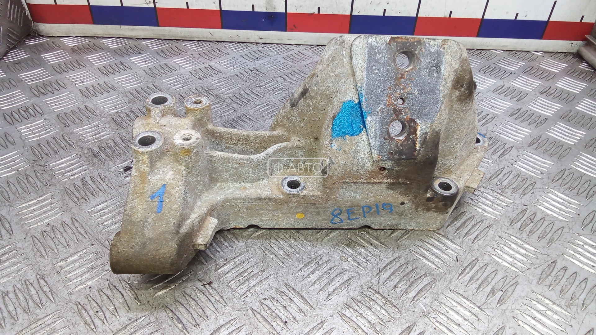 Кронштейн двигателя дизельный