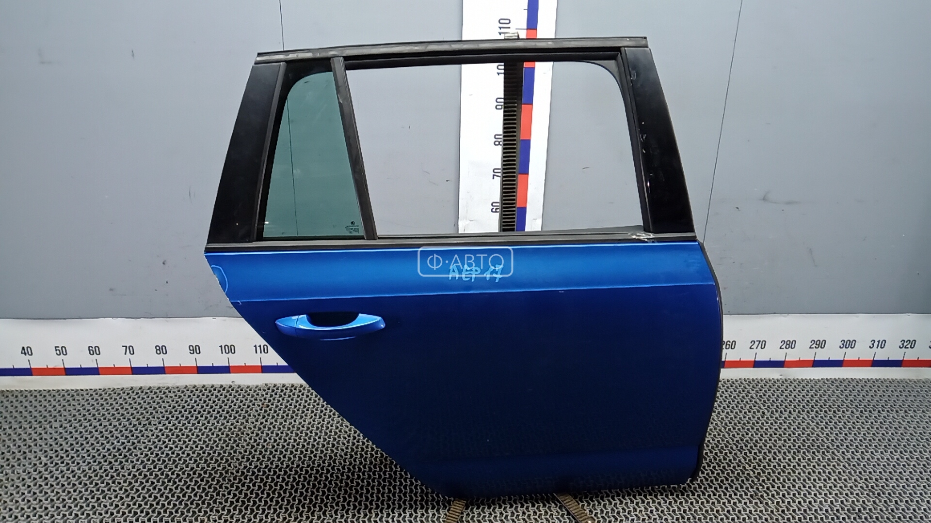 Дверь задняя правая