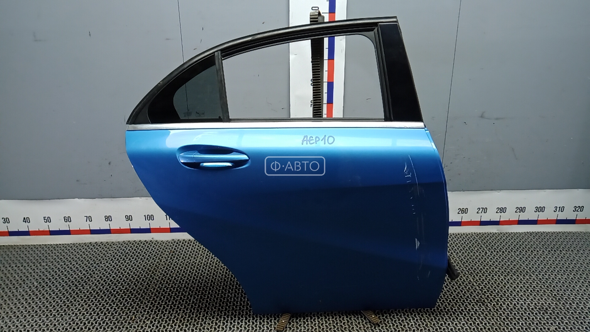 Дверь задняя правая