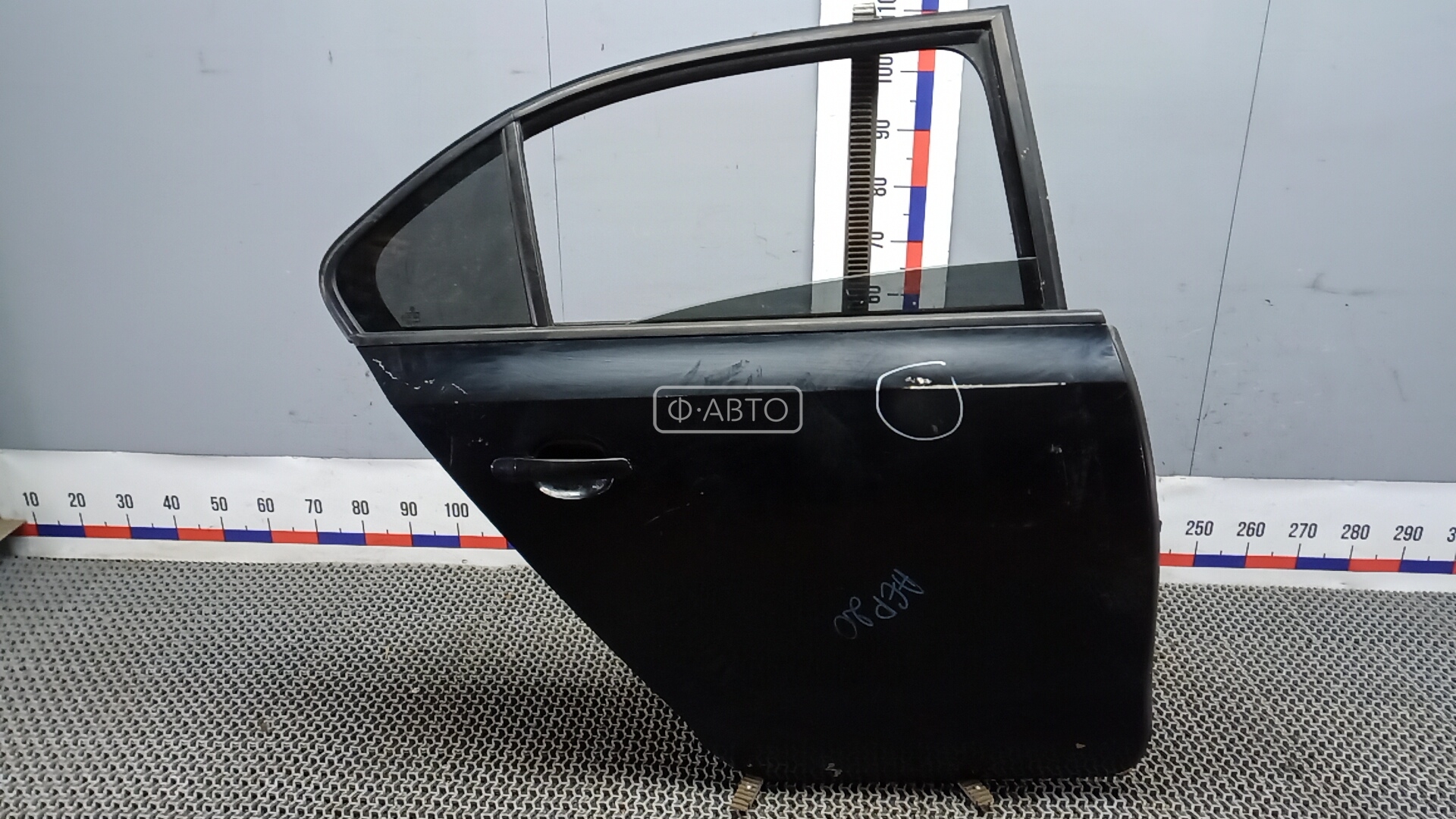 Дверь задняя правая