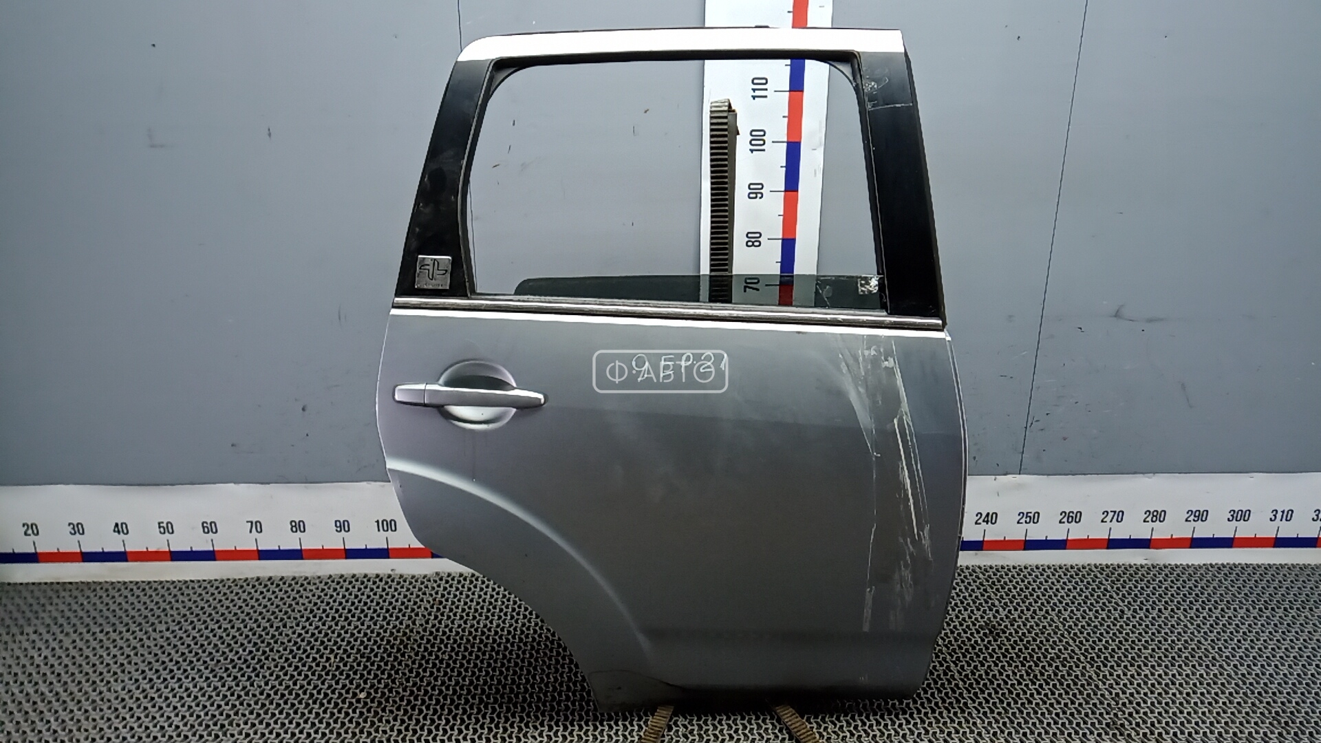 Дверь задняя правая