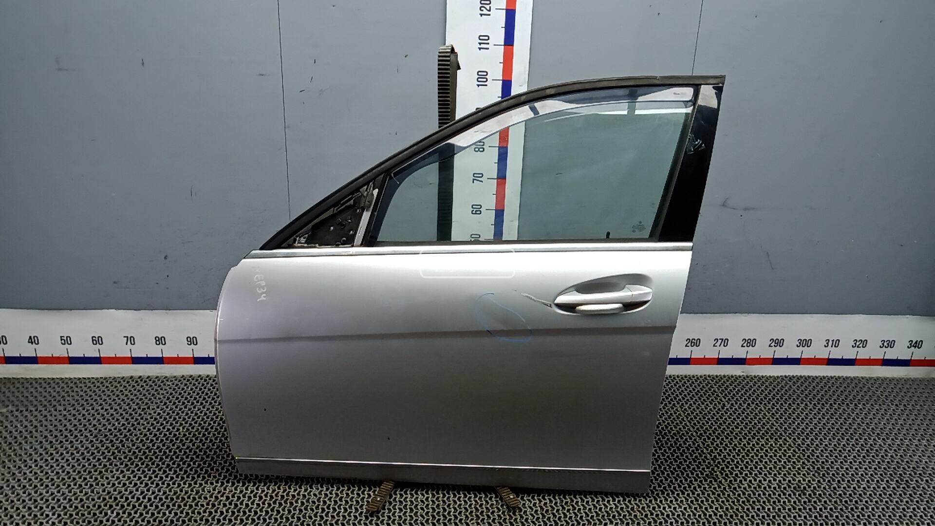 Дверь передняя левая