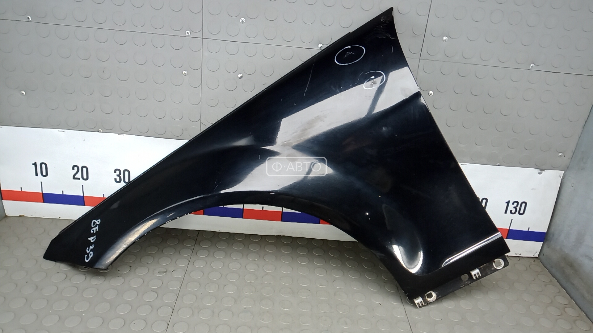 Крыло переднее левое